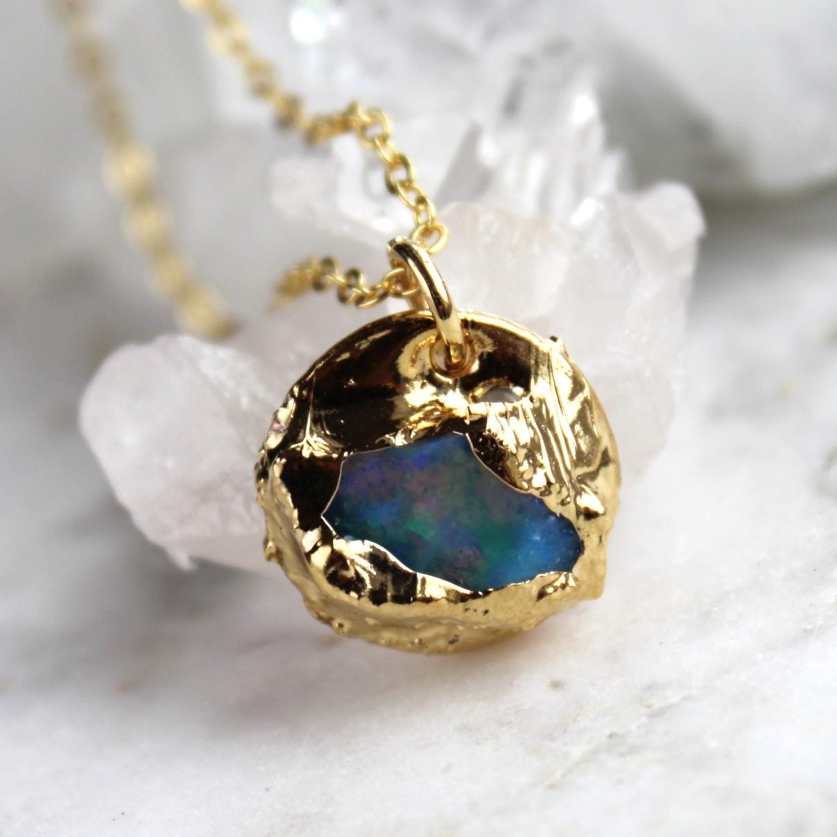 Venura opal necklace