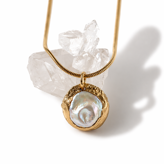 Solene pearl necklace