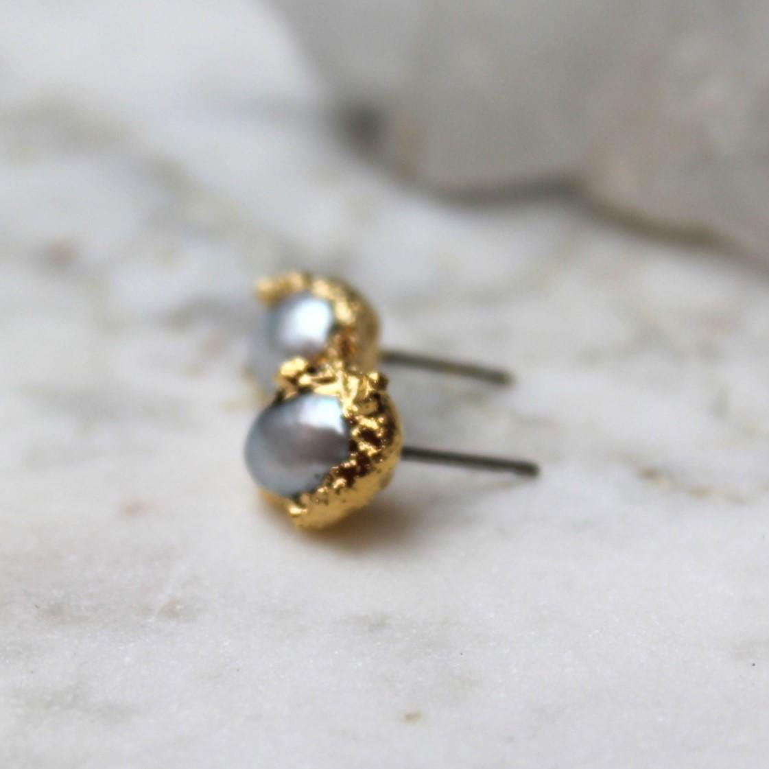 Calypso pearl stud earrings